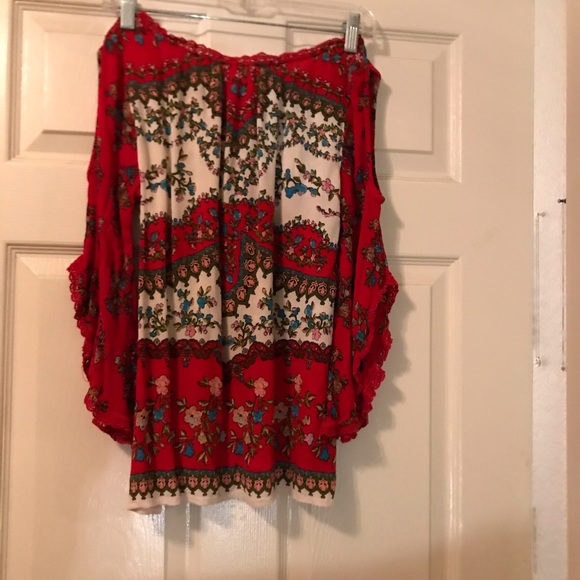 Red and white floral blouse - Picture 4 of 5